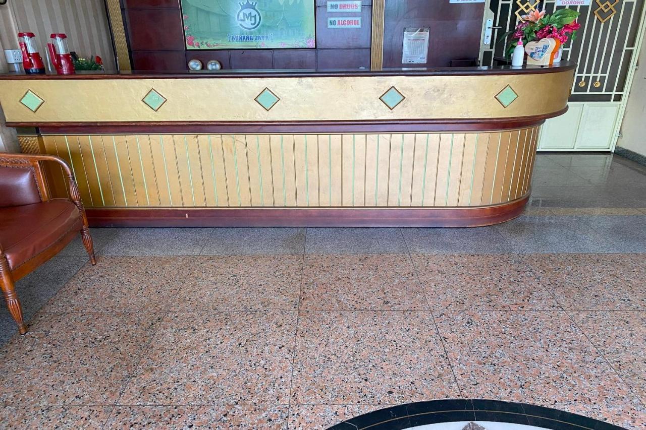 Oyo 92702 Minang Jaya Nagoya Exterior photo